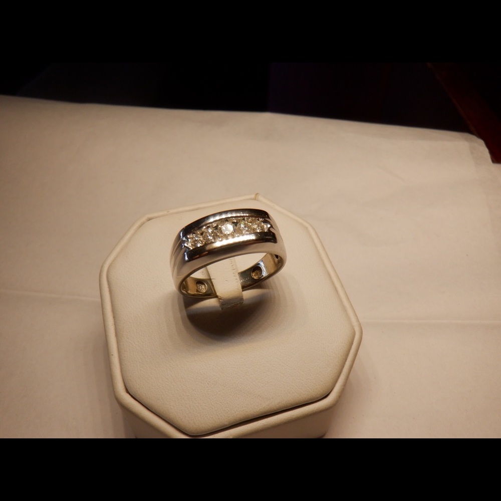 14k white gold Wedding band Ring - Picture 3 of 5